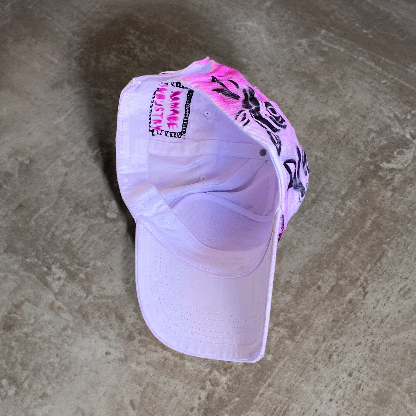 BLACK PINK ROSES CAP